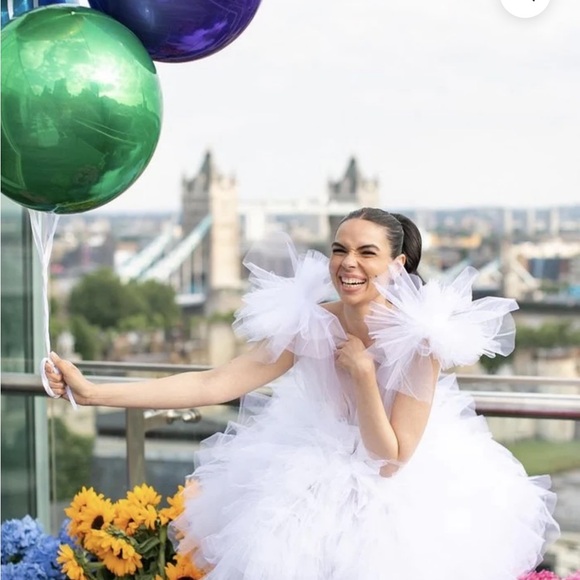 Millia London tulle gown - Picture 3 of 7